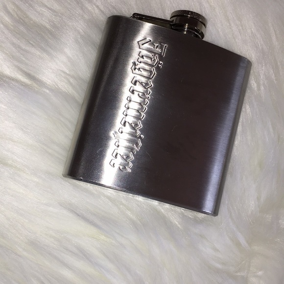 NWOT Stainless Steel flasks - Picture 2 of 3